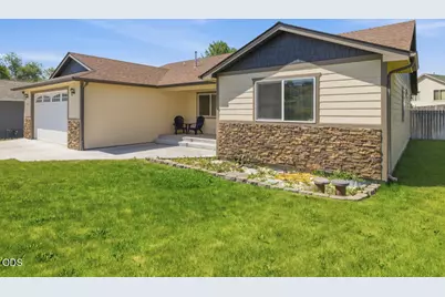 2852 Glacier Drive, Klamath Falls, OR 97603 - Photo 2