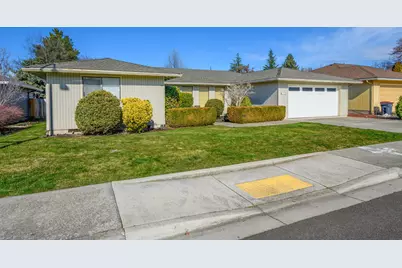 540 Golf View Drive, Medford, OR 97504 - Photo 1