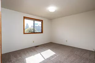 540 Golf View Dr, Medford, OR 97504 - Photo 10