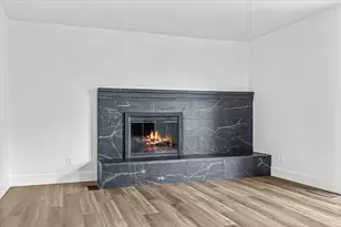 532 Barry Cir, Medford, OR 97501 - Photo 8