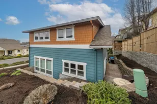946 Stone Ridge Ave, Ashland, OR 97520 - Photo 4