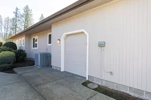 209 Twisted Pine Dr, Grants Pass, OR 97527 - Photo 46