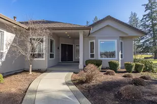 209 Twisted Pine Dr, Grants Pass, OR 97527 - Photo 4
