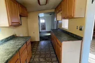 1805 NW Candler Ave, Grants Pass, OR 97526 - Photo 10