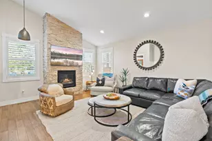 347 E Jefferson Ave, Sisters, OR 97759 - Photo 4