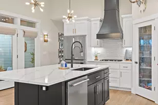 347 E Jefferson Ave, Sisters, OR 97759 - Photo 8