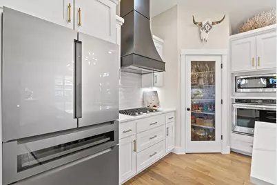 347 E Jefferson Avenue, Sisters, OR 97759 - Photo 12