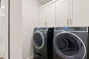 347 E Jefferson Ave, Sisters, OR 97759 - Photo 14