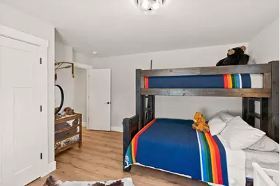 347 E Jefferson Avenue, Sisters, OR 97759 - Photo 32