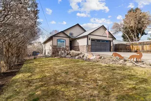 1237 NE Powell Ln, Prineville, OR 97754 - Photo 2