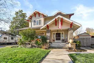 610 S Holly St, Medford, OR 97501 - Photo 2