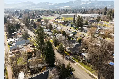 610 S Holly Street, Medford, OR 97501 - Photo 38