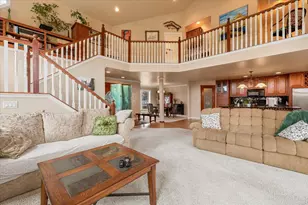 404 Silver Creek Dr, Central Point, OR 97502 - Photo 6