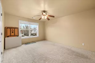 404 Silver Creek Dr, Central Point, OR 97502 - Photo 20