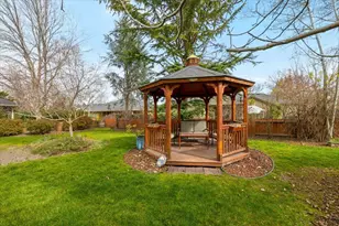 404 Silver Creek Dr, Central Point, OR 97502 - Photo 34