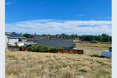 135 Hidden Valley Drive, Eagle Point, OR 97524 - Photo 4