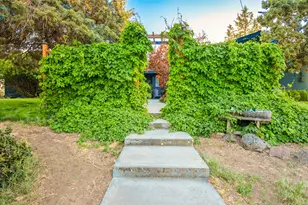1686 NE Negus Way, Redmond, OR 97756 - Photo 50