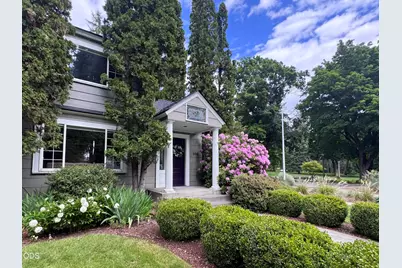 898 NW Riverside Boulevard, Bend, OR 97703 - Photo 2