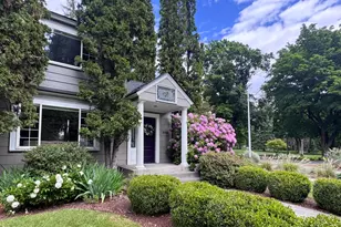 898 NW Riverside Blvd, Bend, OR 97703 - Photo 2