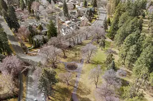 898 NW Riverside Blvd, Bend, OR 97703 - Photo 42