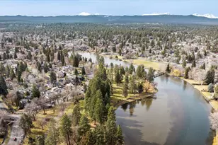 898 NW Riverside Blvd, Bend, OR 97703 - Photo 44