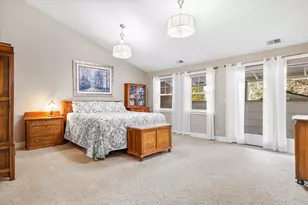 898 NW Riverside Blvd, Bend, OR 97703 - Photo 26