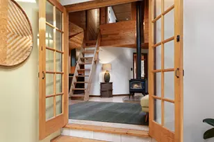 18879 River Woods Dr, Bend, OR 97702 - Photo 8