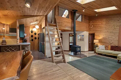 18879 River Woods Drive, Bend, OR 97702 - Photo 2