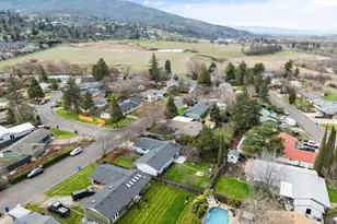 349 Tudor St, Ashland, OR 97520 - Photo 36