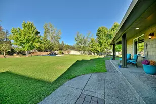 536 Rogue Air Dr, Shady Cove, OR 97539 - Photo 8