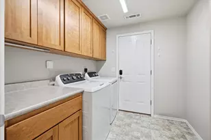 933 Parkdale Ave, Medford, OR 97501 - Photo 14