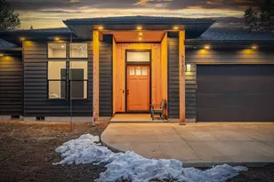 55401 Heierman Dr, Bend, OR 97707 - Photo 2