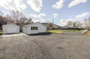 2240 SE Roadway Ln, Prineville, OR 97754 - Photo 30