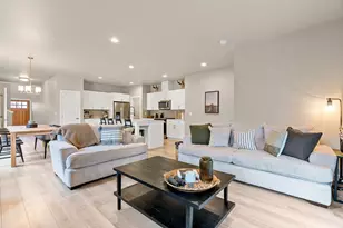 1667 SW Black Butte Ct, Redmond, OR 97756 - Photo 10