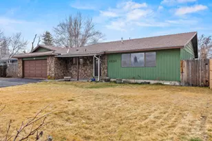 4332 Meadows Dr, Klamath Falls, OR 97603 - Photo 2