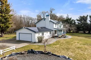 11889 Williams Hwy, Grants Pass, OR 97527 - Photo 2