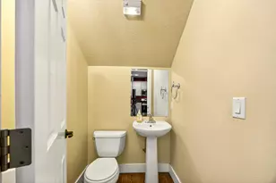 620 E D St, Jacksonville, OR 97530 - Photo 20