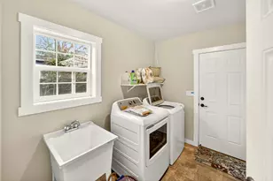 620 E D St, Jacksonville, OR 97530 - Photo 44