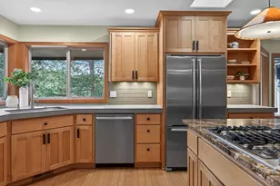 3695 NW Kirkaldy Ct, Bend, OR 97703 - Photo 10