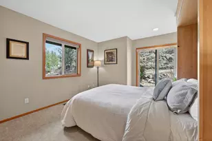 3695 NW Kirkaldy Ct, Bend, OR 97703 - Photo 30