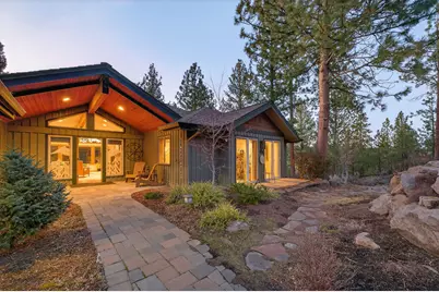 3695 NW Kirkaldy Court, Bend, OR 97703 - Photo 2