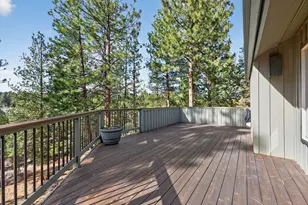 3695 NW Kirkaldy Ct, Bend, OR 97703 - Photo 28