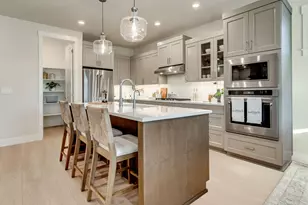 3052 NE Brownstone Pl, Bend, OR 97701 - Photo 2