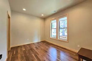 205 N 9th St, Jacksonville, OR 97530 - Photo 22