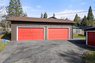 420 NW Savage St, Grants Pass, OR 97526 - Photo 4