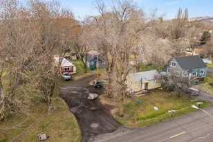 2118 Wiard St, Klamath Falls, OR 97603 - Photo 2