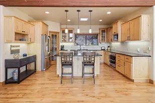 268 NW Scenic Heights Dr, Bend, OR 97703 - Photo 18