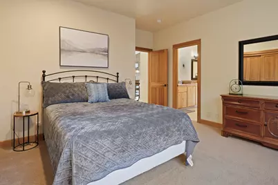 268 NW Scenic Heights Drive, Bend, OR 97703 - Photo 32