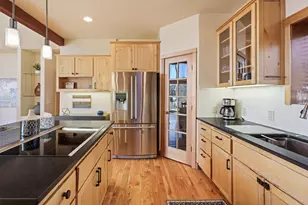 268 NW Scenic Heights Dr, Bend, OR 97703 - Photo 22