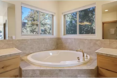 268 NW Scenic Heights Drive, Bend, OR 97703 - Photo 28